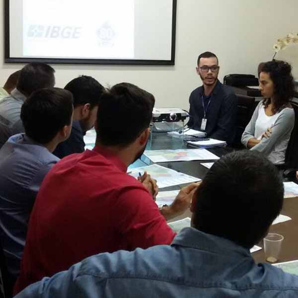 Vereadores se reúnem com o chefe do Instituto Brasileiro de Geografia e Estatística