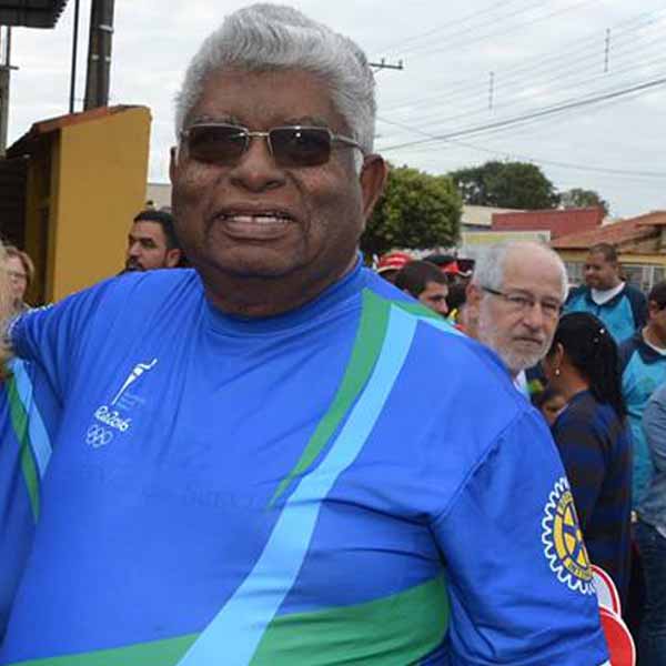Antonio Faustino completa idade nova nesta terça
