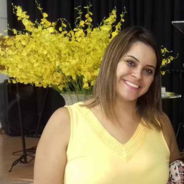 Karina Flávia comemora a chegada de mais um aniversário
