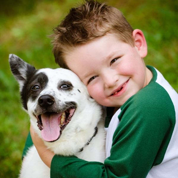 Principais benefícios da relação entre pets e crianças