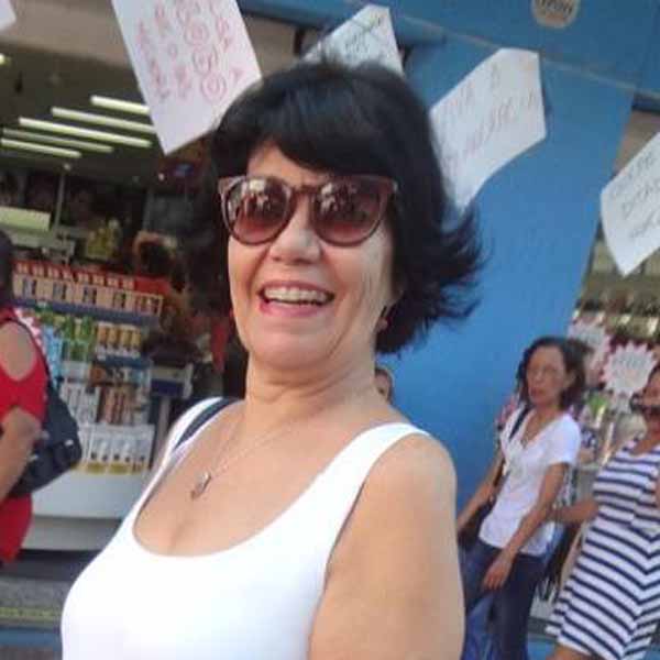 Cleide Portes comemora a chegada de mais um aniversário