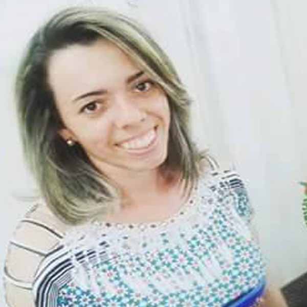 Dayane Callegari Bezerra apaga velinhas