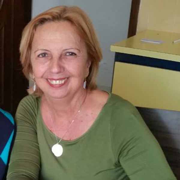 Graça Franco apaga velinhas