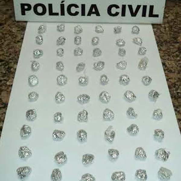 Polícia Civil apreende mais de 60 pedras de crack na Barra Funda