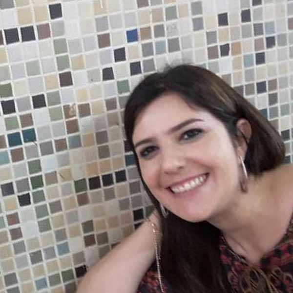 Cecilia Iarossi comemora mais um aniversário
