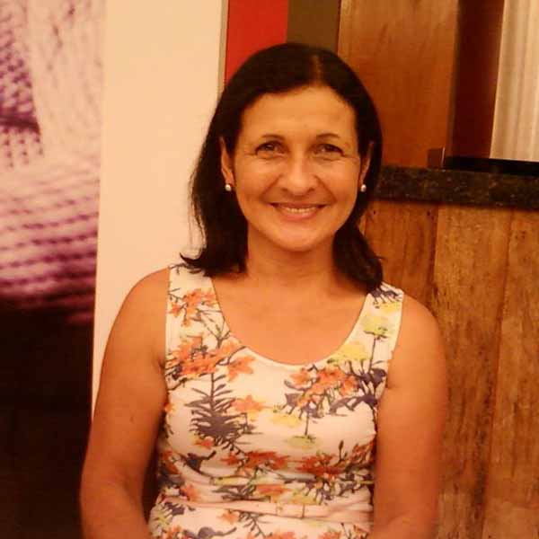 Marcia Regina completa idade nova nesta quinta