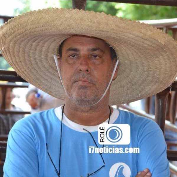 Antonio Celso apaga velinhas