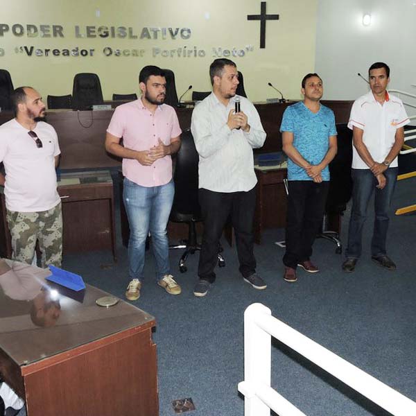Câmara recebe alunos da escola Maria Ângela