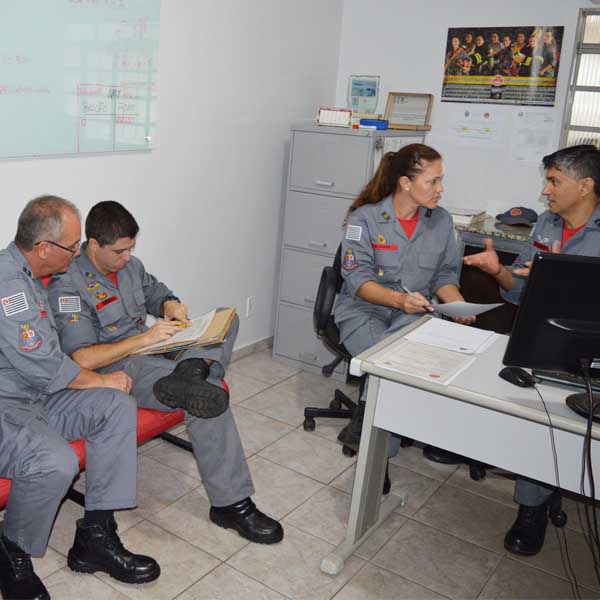 Corpo de Bombeiros de Paraguaçu Paulista passa por inspeção