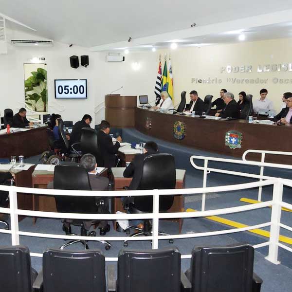 Vereadores fazem questionamentos à operadora Vivo, ao Hospital de Caridade e à Prefeita Municipal