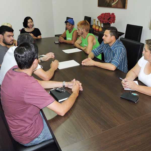 Vereadores se reúnem com membros da Cooperativa de Catadores de Materiais Recicláveis