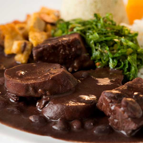 Brumado Restaurante & Churrascaria servirá feijoada neste sábado