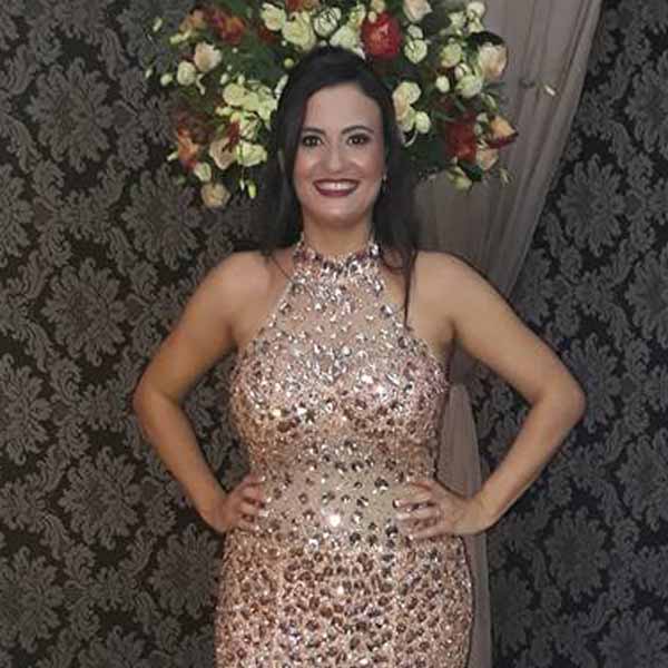 Gilzia Dias apaga velinhas nesta quarta