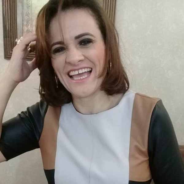 Vaneide Barbosa comemora mais um aniversário