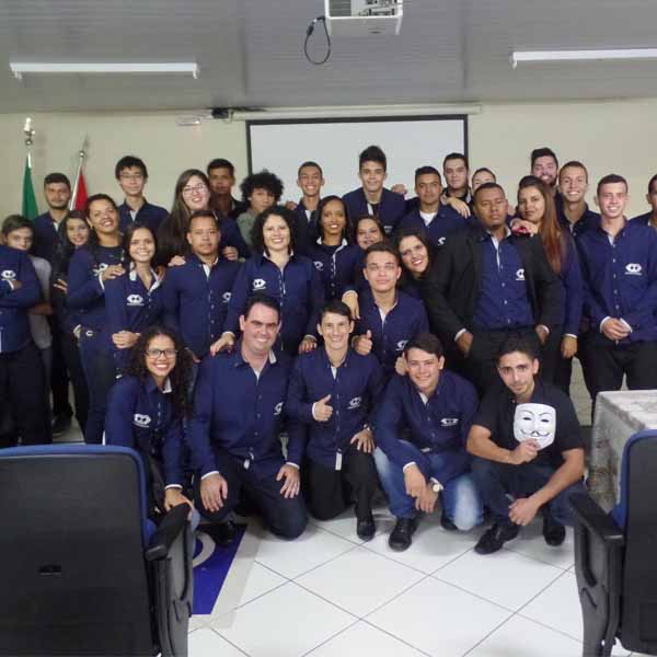 Alunos da Etec realizam 'V Semana de Administração' e visita técnica em SP