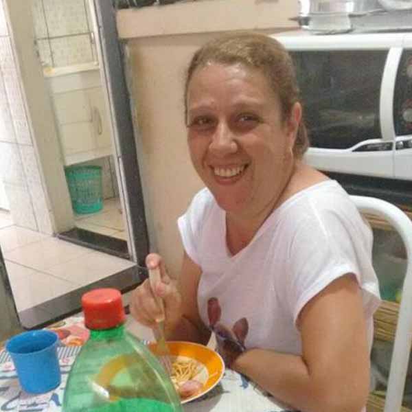 Rosana Ricardo apaga velinhas nesta sexta