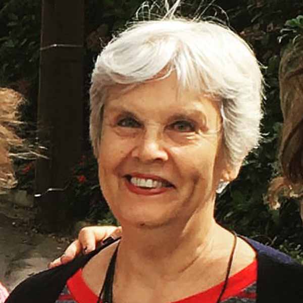 Flora Briso apaga velinhas neste domingo