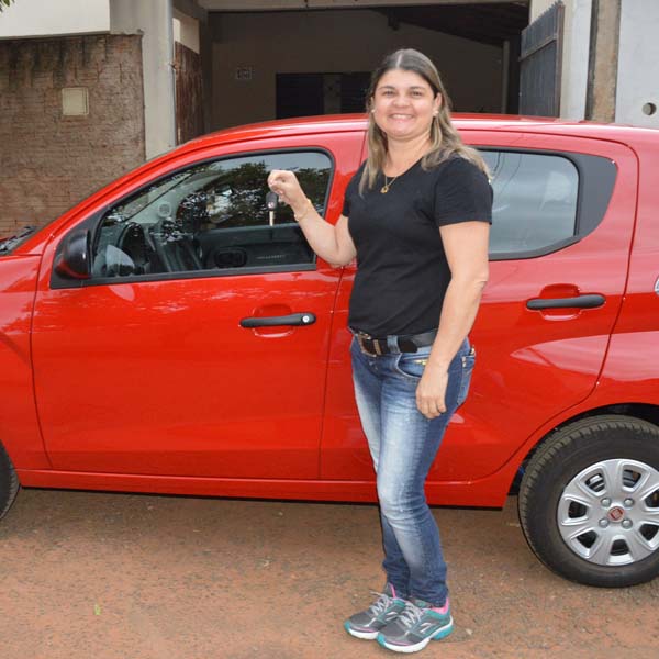 Paraguaçuense ganha carro 0 km da promoção 'Refresco Trink e Supermercados Avenida'