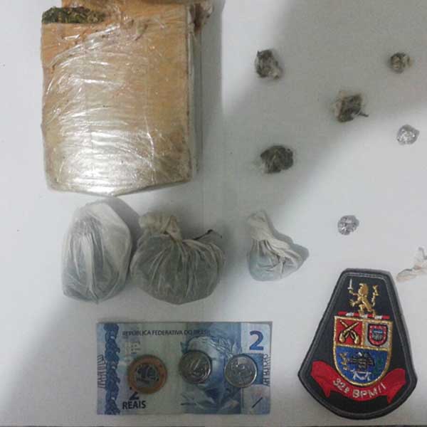 Quatro pessoas são presas acusadas de tráfico de drogas em Paraguaçu