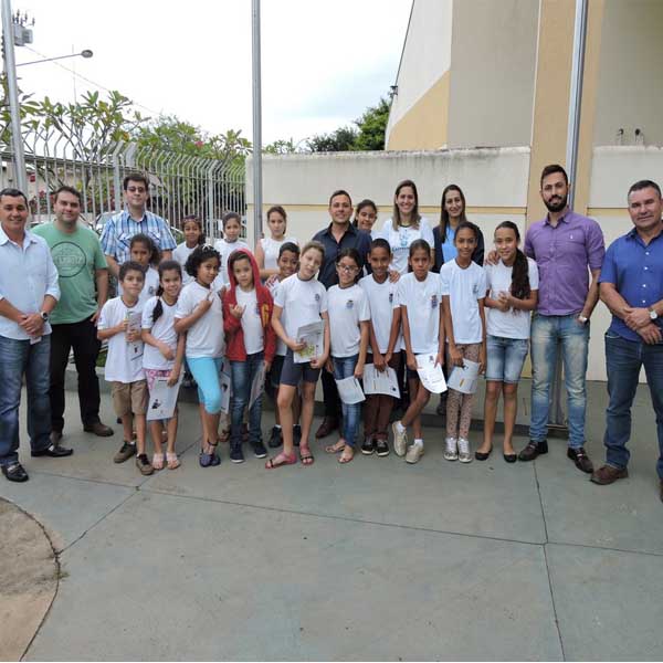 Estudantes do Grupão conhecem a Câmara Municipal