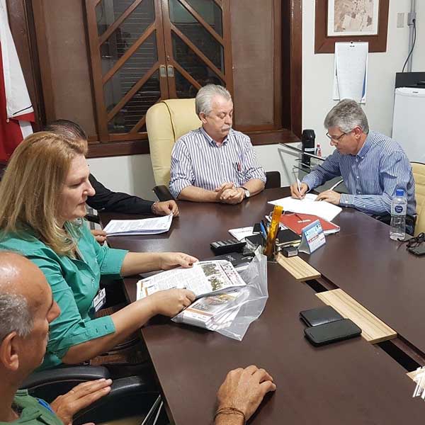 Prefeitura de Tarumã, FATEC e Grupo Novamérica assinam termo de cooperação e parceria técnica