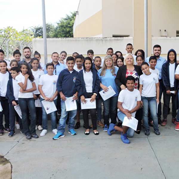 Estudantes da Helena Wirgues conhecem a Câmara Municipal