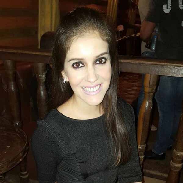Flavia Moya completa idade nova
