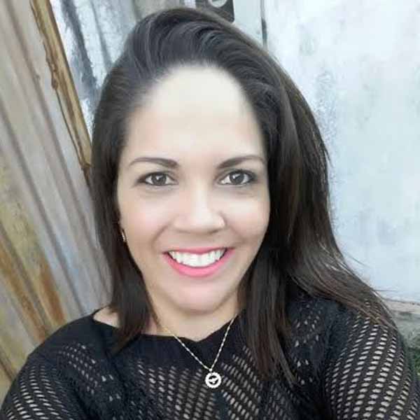 Luci Ribeiro apaga velinhas nesta sabado