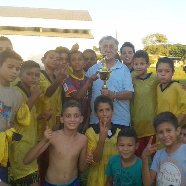 Escolinha de Futebol da Vila Nova homenageia Aristide Rosa, o Tide