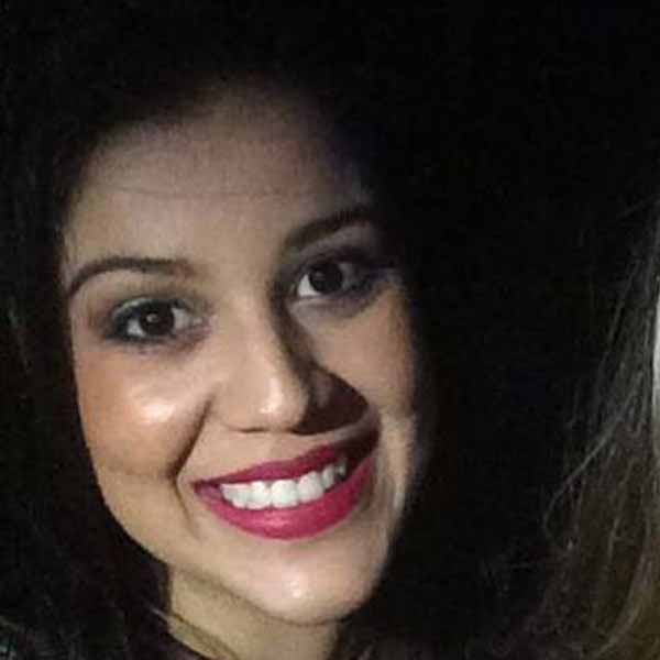 Natália Bordin apaga velinhas nesta terça