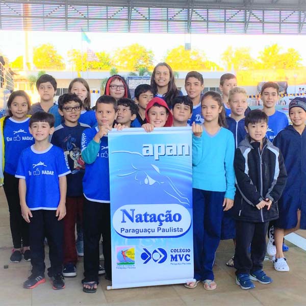 Nadadores de Paraguaçu Paulista fazem bonito em torneio regional