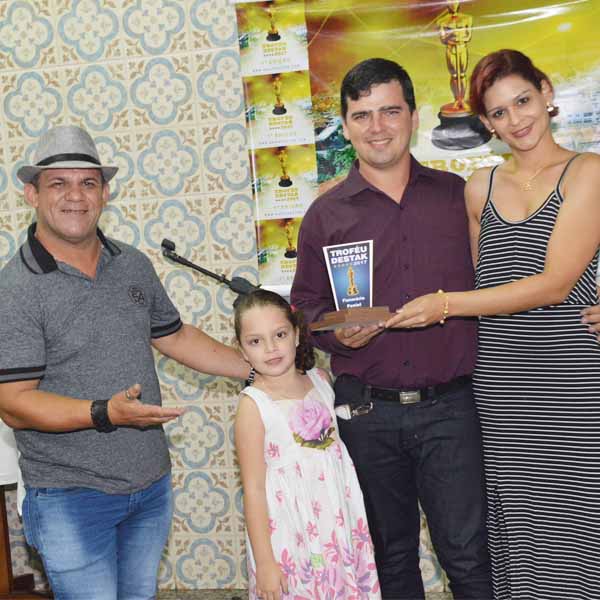 Evento de premiação entrega Troféu Destak para empresas paraguaçuenses