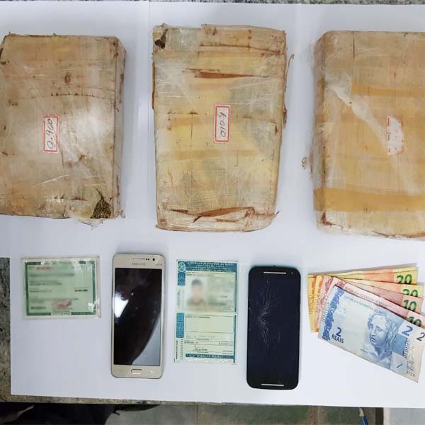 Homens são presos com tijolos de maconha na rodovia Paraguaçu/Conceição