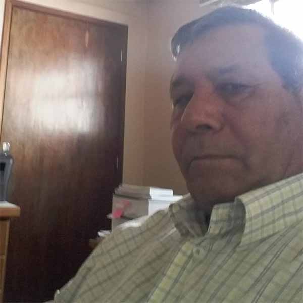 Isaias Mota apaga velinhas neste sábado