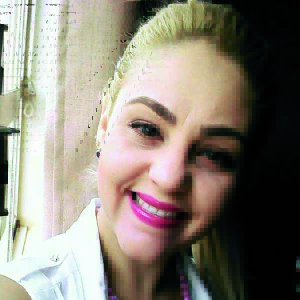Talita Caroline celebra mais um ano de vida