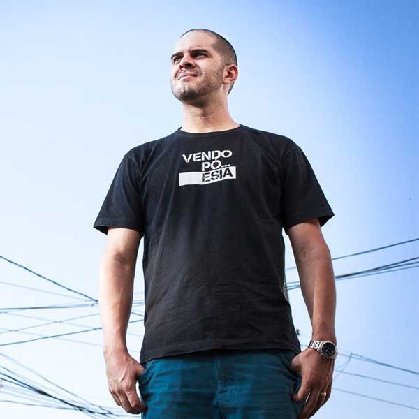 Biblioteca Municipal recebe escritor Rodrigo Ciríaco