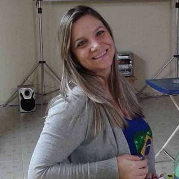 Valquiria Rosa apaga velinhas nesta quarta