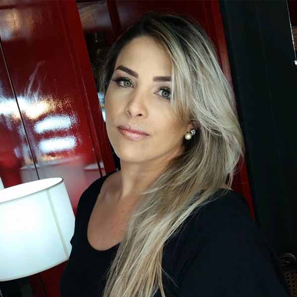 Cláudia Spavier apaga velinhas nesta quinta