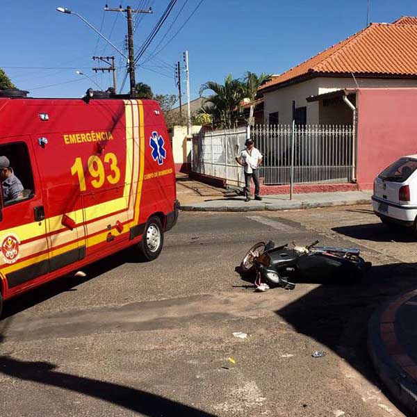 Dois acidentes de trânsito são registrados nesta sexta-feira na Av. Siqueira Campos