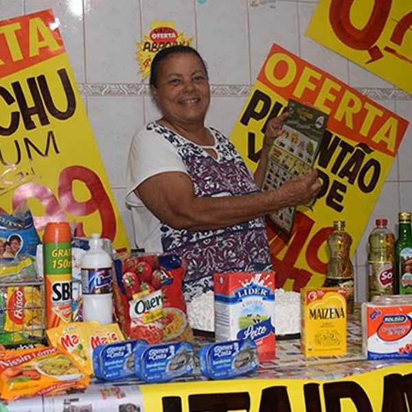 Mãe ganha festa com o tema que ela mais curte: supermercado