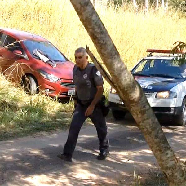 Mulher é feita refém após assalto a residência em Marília