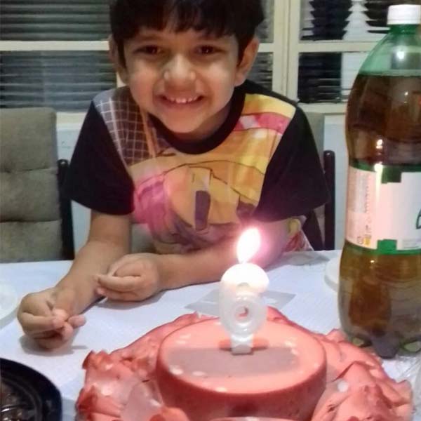 Apaixonado por mortadela, criança de Marília ganha bolo de aniversário temático e foto viraliza