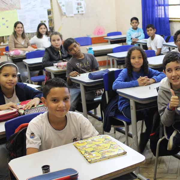 Seis mil alunos voltaram às aulas na última terça, 18