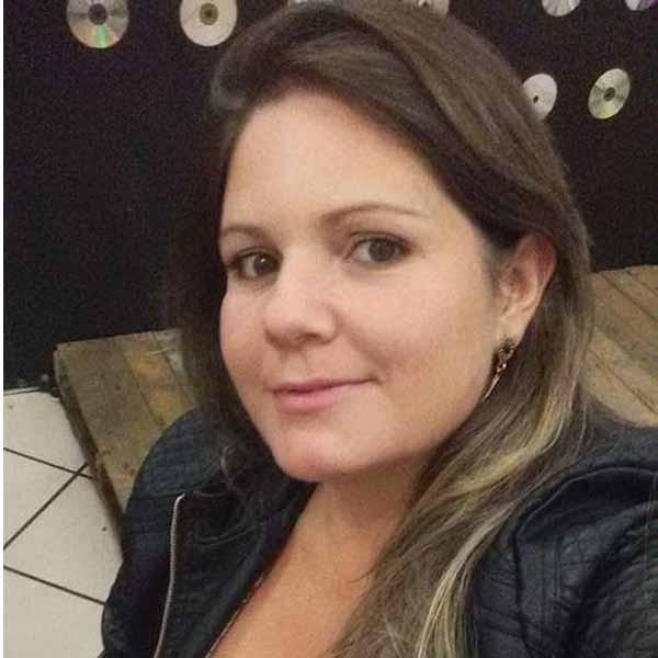 Juliana Alvin celebra mais um ano de vida