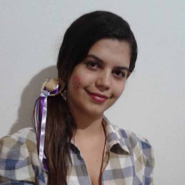 Damarys Santos celebra mais um ano de vida