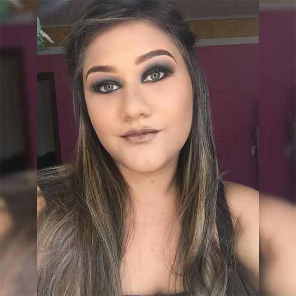 Tamires Aquino celebra mais um ano de vida