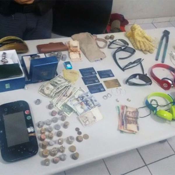 Família é feita refém por quadrilha durante assalto em condomínio de luxo em Marília