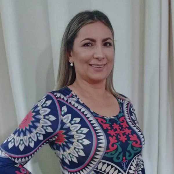 Márcia Azoia celebra mais um ano de vida