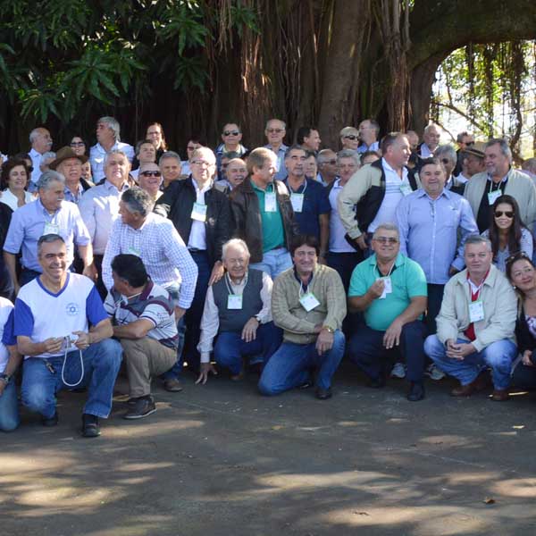 Cerca de 300 ex-alunos dos cursos de Agronomia e Zootecnia das Faculdades Gammon se reúnem