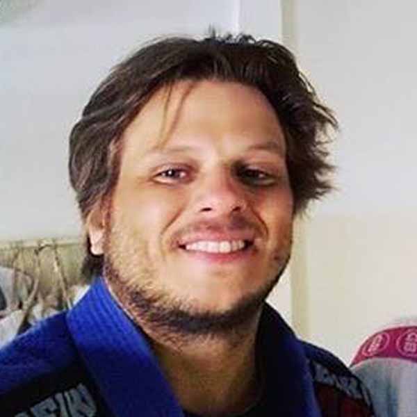 Júlio Sampar apaga velinhas neste sabado